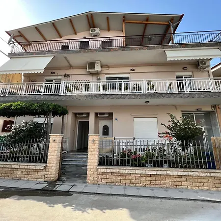 Estia Apartment *