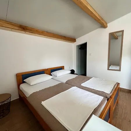 Estia Apartment