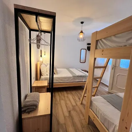 Estia Apartment *